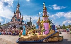 Schloss im Disneyland Paris mit Mango Tours