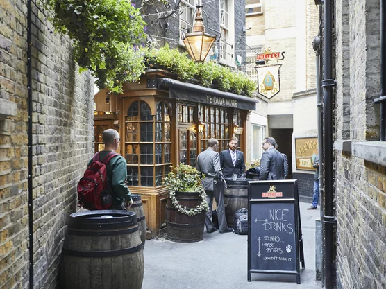 ye-olde-mitre-tavern-london-pub-trinken-städtereise